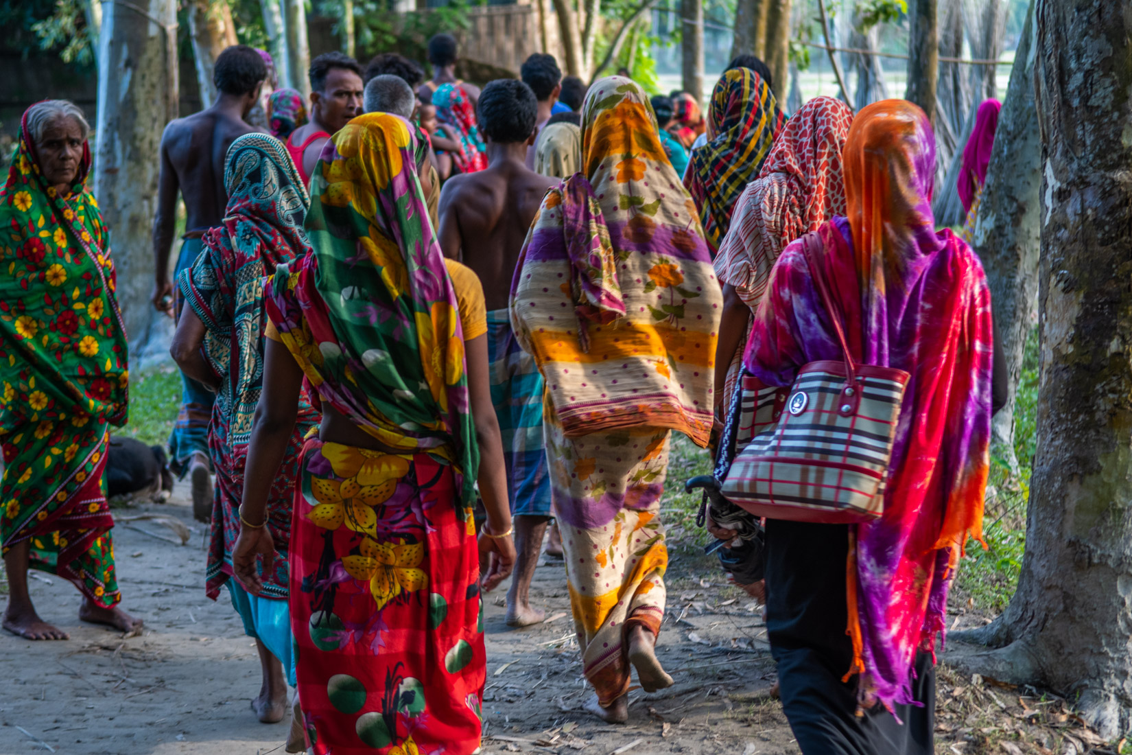 Horipur, Sundorgonj, Gaibndha. Flood affected aged male and female are waiting to receive relief support.